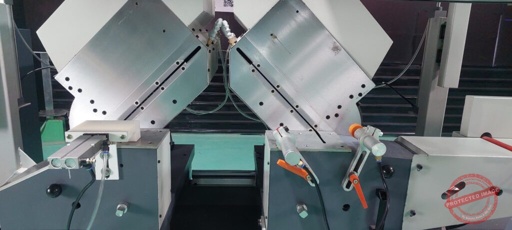 Máy cắt nhôm 2 đầu hàng thanh lý, nên mua hay không ?