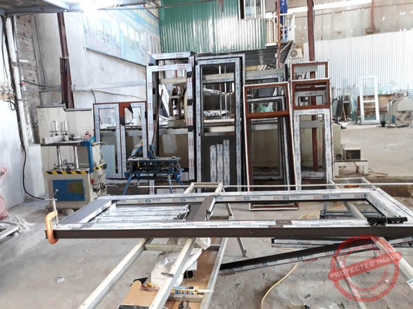 Máy cắt nhôm 2 đầu hàng thanh lý, nên mua hay không ?